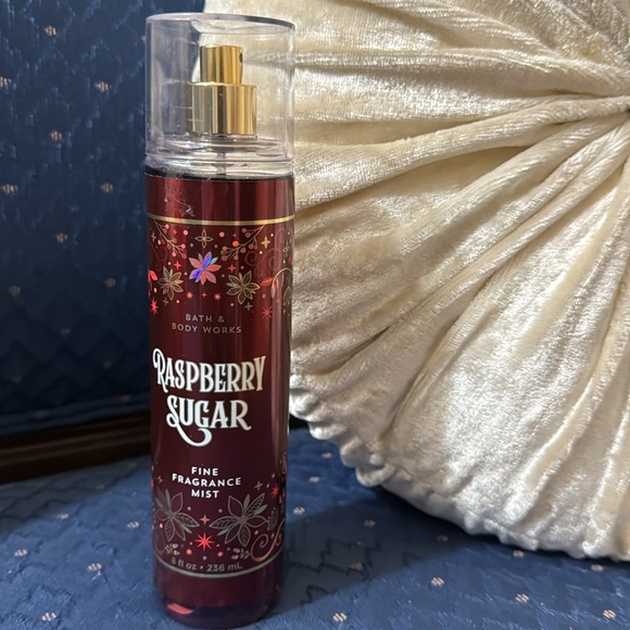 BATH & BODY WORKS SET. . . RASPBERRY SUGAR SCENT - Picture 3 of 4